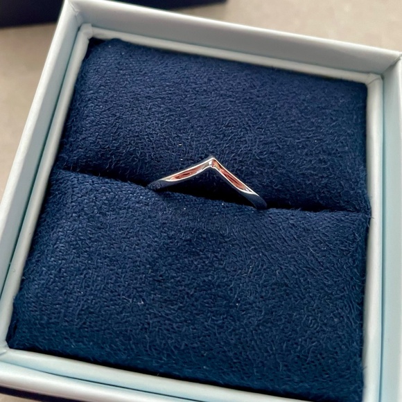 New Missoma Silver Claw Furrow Ring - Picture 3 of 9